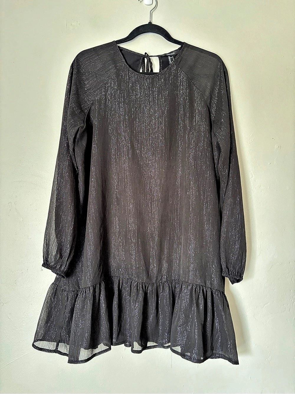 Forever 21 Women’s Black Shimmer Shift Long Sleeve Ruffle Hem Tie Dress Size S